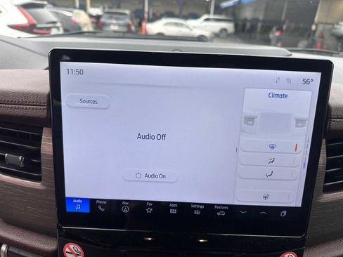 Used 2024 Ford Expedition Limited image 16