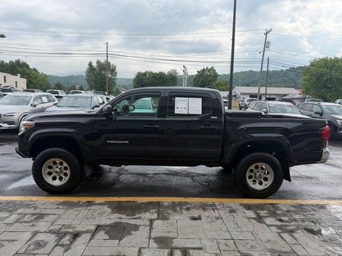 Used 2019 Toyota Tacoma SR5 AWD/4WD image 5