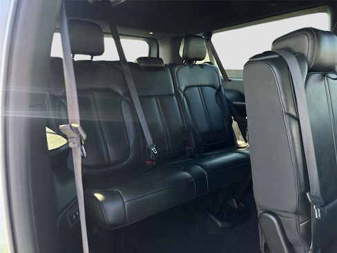 Used 2024 Jeep Wagoneer L Series II RWD image 32