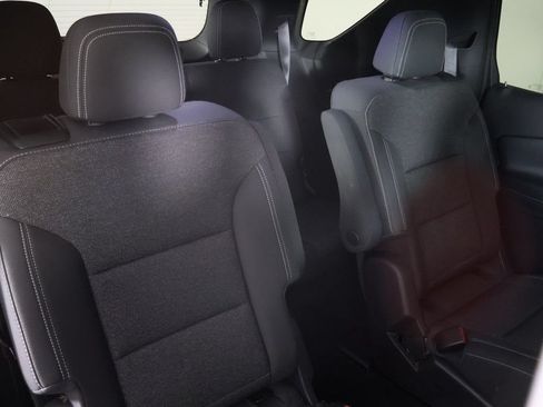 Used 2025 Chevrolet Traverse LT AWD/4WD image 36