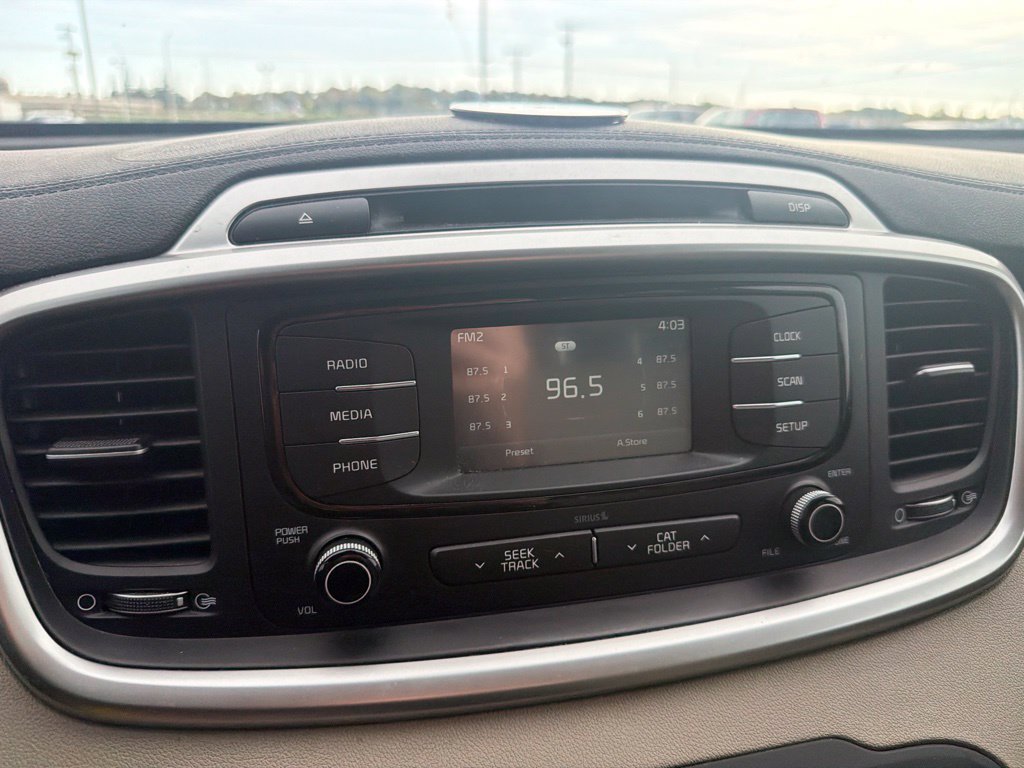 Used 2018 Kia Sorento LX AWD/4WD image 16