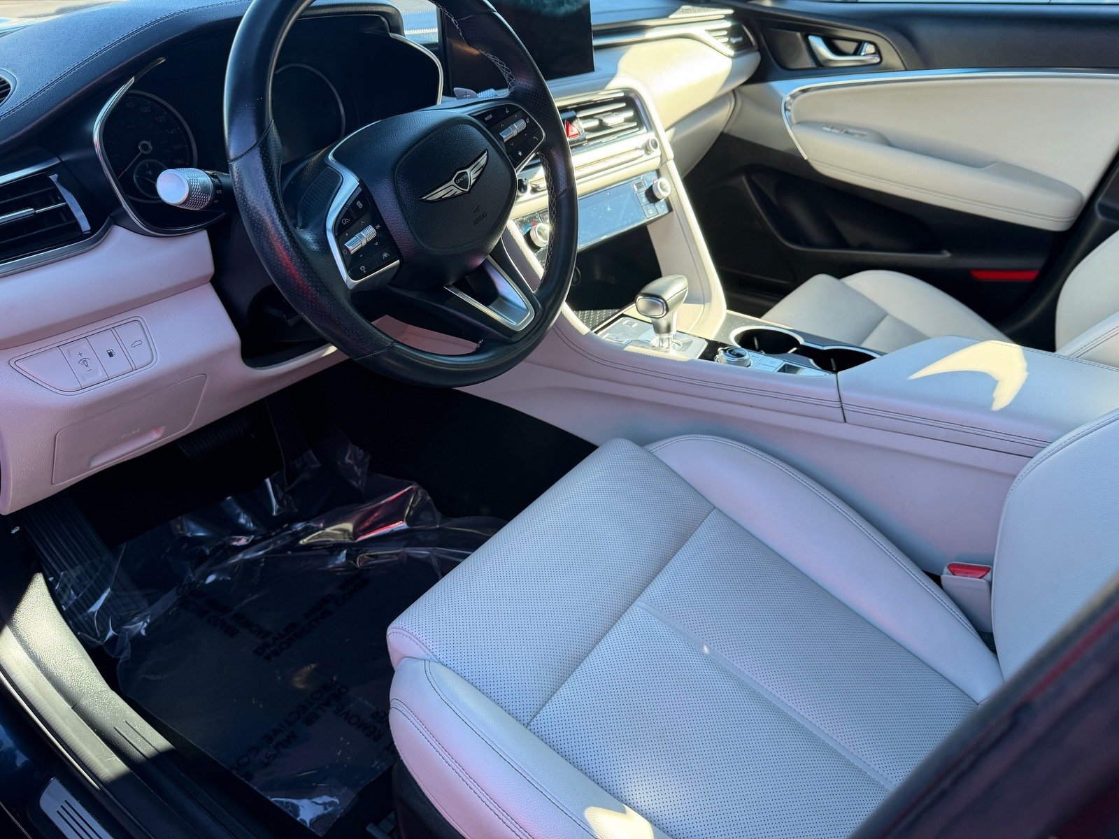 Used 2025 Genesis G70 2.5T RWD image 8