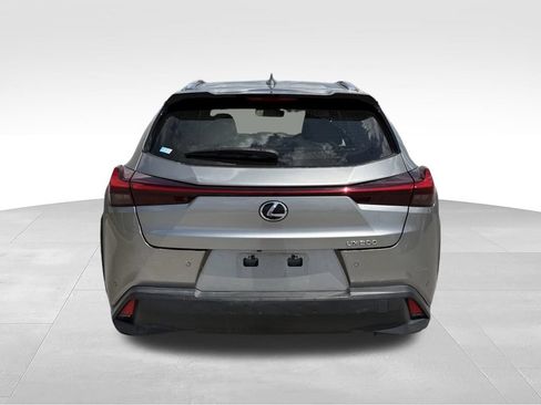 Used 2022 Lexus UX 200 w/ Accessory Package (Z1) FWD image 6