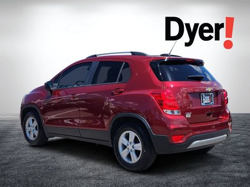 Certified 2022 Chevrolet Trax LT w/ LT Convenience Package FWD image 7