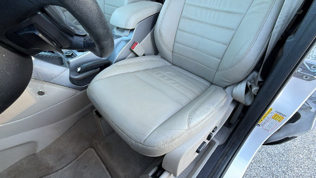 Used 2015 Ford Escape SE w/ Equipment Group 201A FWD image 14