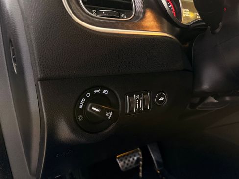 Used 2016 Dodge Charger SXT image 28