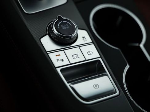 New 2025 Genesis G70 2.5T w/ Sport Prestige Package image 39