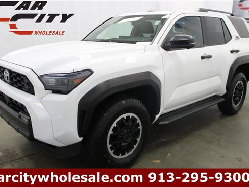 Used 2025 Toyota 4Runner TRD Off-Road Premium image 1