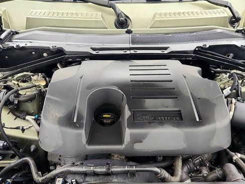 Used 2023 Land Rover Defender 130 S image 27