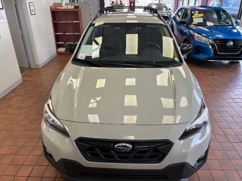 Used 2023 Subaru Crosstrek 2.0i Premium w/ Popular Package #3 AWD/4WD image 6