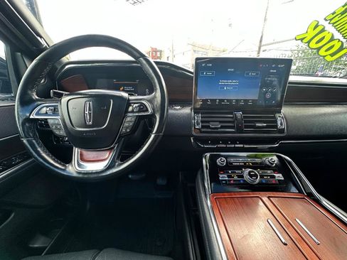 Used 2023 Lincoln Navigator L Reserve AWD/4WD image 12