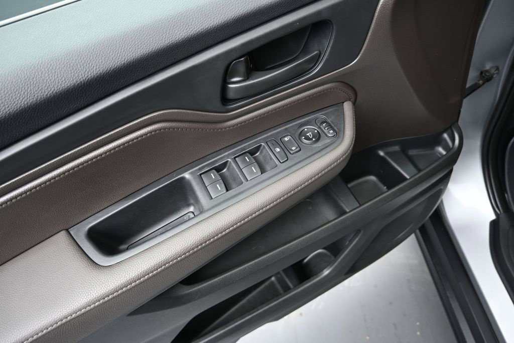 Certified 2023 Honda Odyssey EX image 18