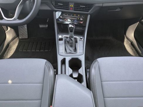 Used 2025 Volkswagen Jetta SE image 18