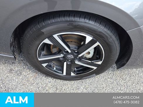 Used 2024 Nissan Sentra SV FWD image 15