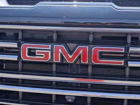 Used 2022 GMC Sierra 2500 AT4 w/ AT4 Premium Plus Package AWD/4WD image 5