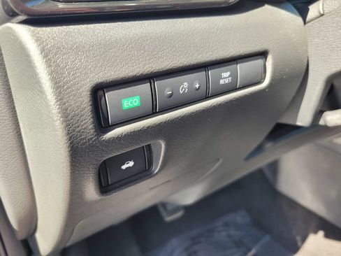 Certified 2025 Nissan Sentra SV w/ Trunk Package FWD image 19