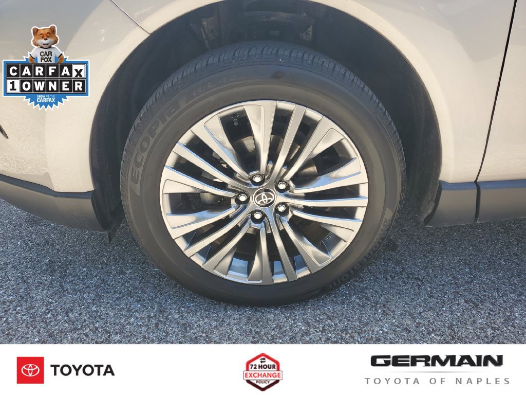 Used 2024 Toyota Venza Limited AWD/4WD image 13