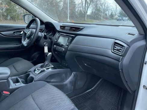 Used 2018 Nissan Rogue S image 27