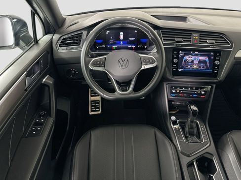 Certified 2023 Volkswagen Tiguan SE R-Line image 21