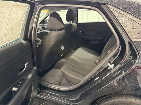 Used 2024 Hyundai Elantra SEL FWD image 16
