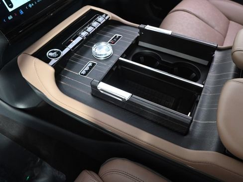 Used 2026 Lincoln Navigator Black Label AWD/4WD image 32