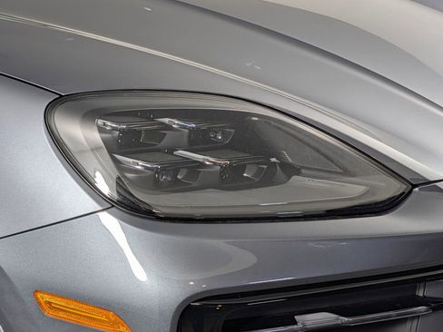 New 2026 Porsche Cayenne Coupe AWD/4WD image 15