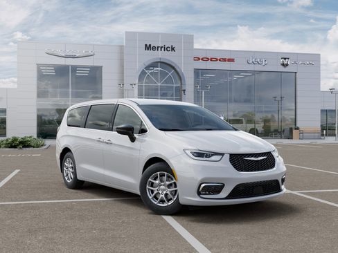 New 2026 Chrysler Pacifica Select FWD image 5