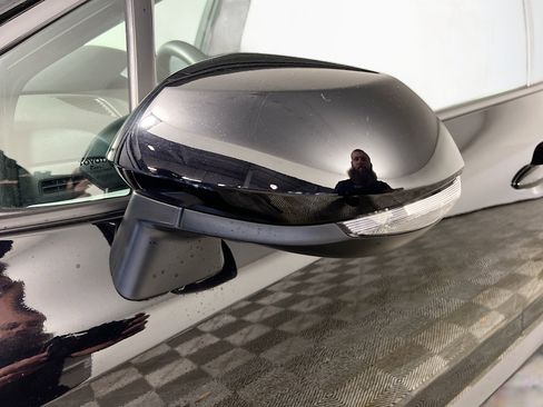 Used 2025 Toyota Corolla SE image 13