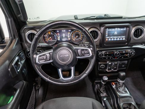 Used 2021 Jeep Wrangler Unlimited Sahara w/ LED Lighting Group AWD/4WD image 11