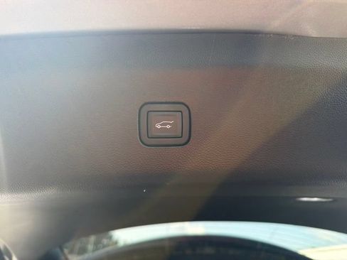Used 2024 Buick Enclave Avenir w/ Avenir Technology Package FWD image 16