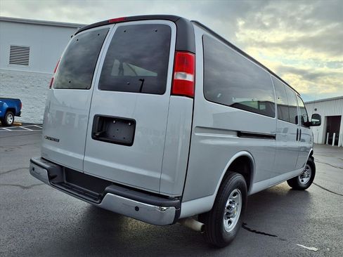 Used 2024 Chevrolet Express 3500 LS w/ Chrome Appearance Package image 29