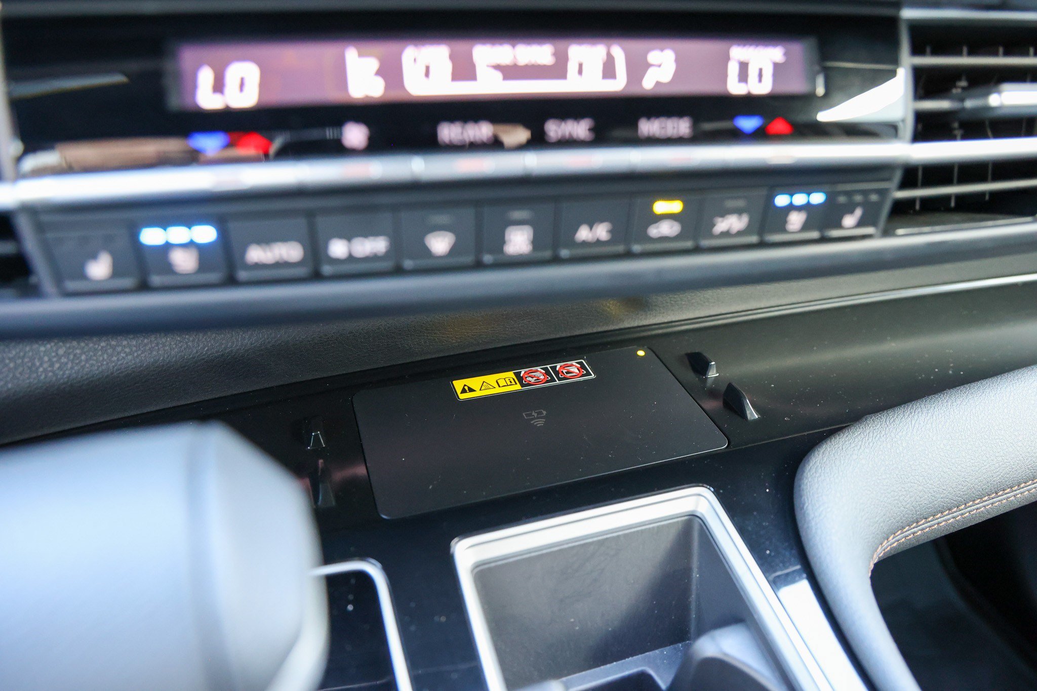 Certified 2025 Toyota Sienna Platinum FWD image 24