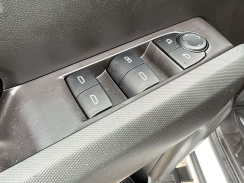 Used 2025 Chevrolet Colorado Trail Boss image 19