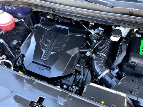 Used 2022 Kia Carnival LX image 32