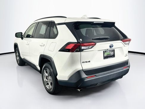 Used 2023 Toyota RAV4 LE AWD/4WD image 5