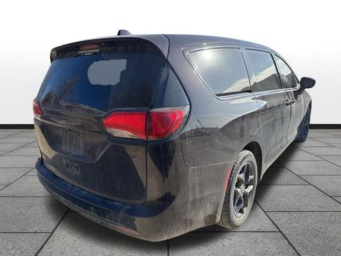 Used 2019 Chrysler Pacifica Touring Plus w/ S Appearance Package image 5