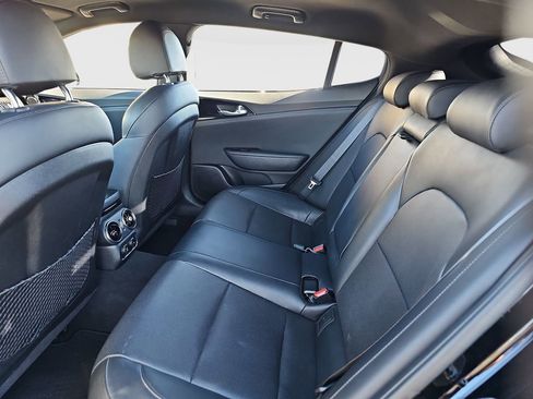 Used 2020 Kia Stinger GT-Line image 19