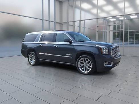 Used 2020 GMC Yukon XL Denali w/ Denali Ultimate Package AWD/4WD image 2