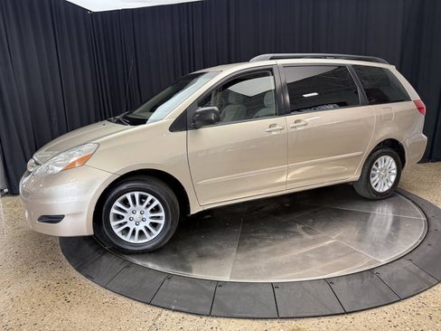 Used 2008 Toyota Sienna LE AWD/4WD image 3