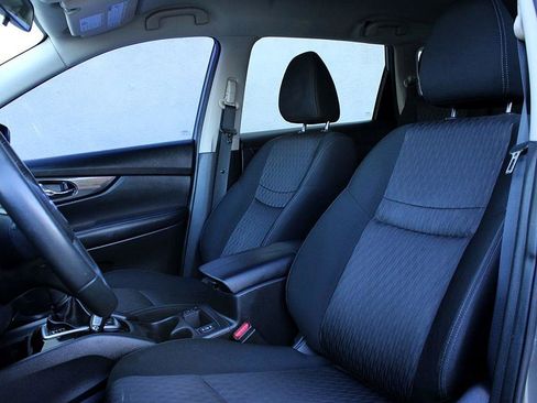 Used 2018 Nissan Rogue SV image 15