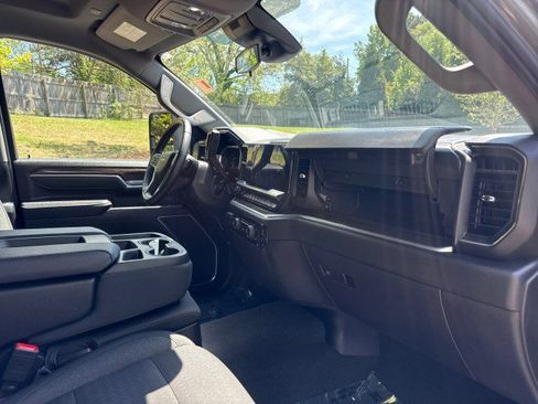 Used 2025 Chevrolet Silverado 2500 LT w/ Convenience Package image 45