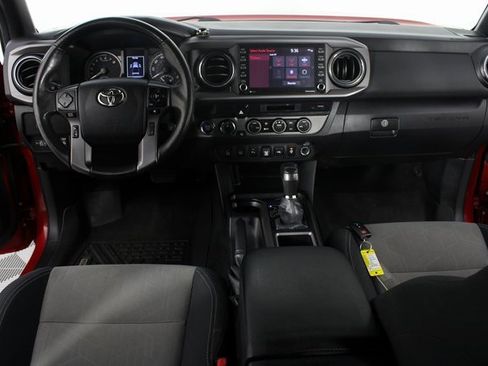 Used 2022 Toyota Tacoma TRD Off-Road image 9