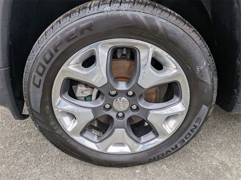 Used 2018 Jeep Compass Limited image 9