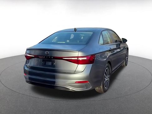 Used 2025 Volkswagen Jetta SE image 10