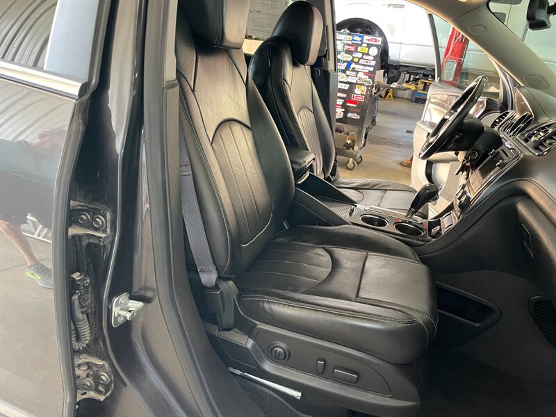 Used 2015 Buick Enclave Leather AWD/4WD image 17