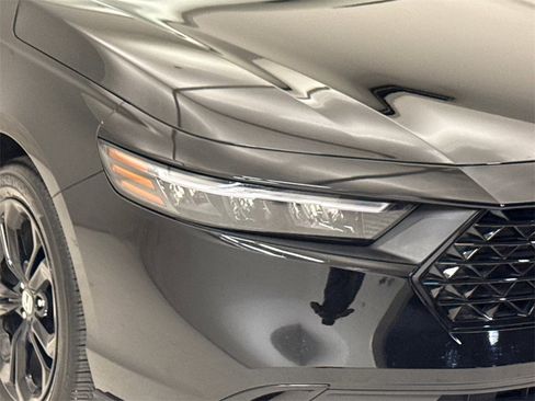 Certified 2025 Honda Accord SE image 5