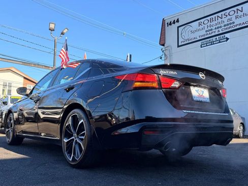 Used 2023 Nissan Altima 2.5 SR w/ SR Premium Package image 8