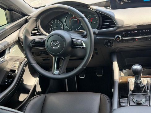Used 2025 MAZDA MAZDA3 2.5 S Hatchback w/ Premium Pkg FWD image 12