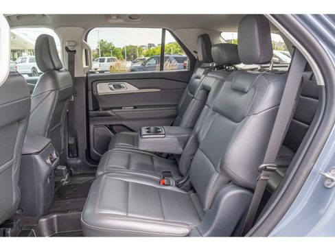 Used 2025 Ford Explorer Active w/ Active Comfort Package AWD/4WD image 13