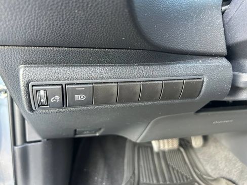 Used 2022 Toyota Corolla LE FWD image 18